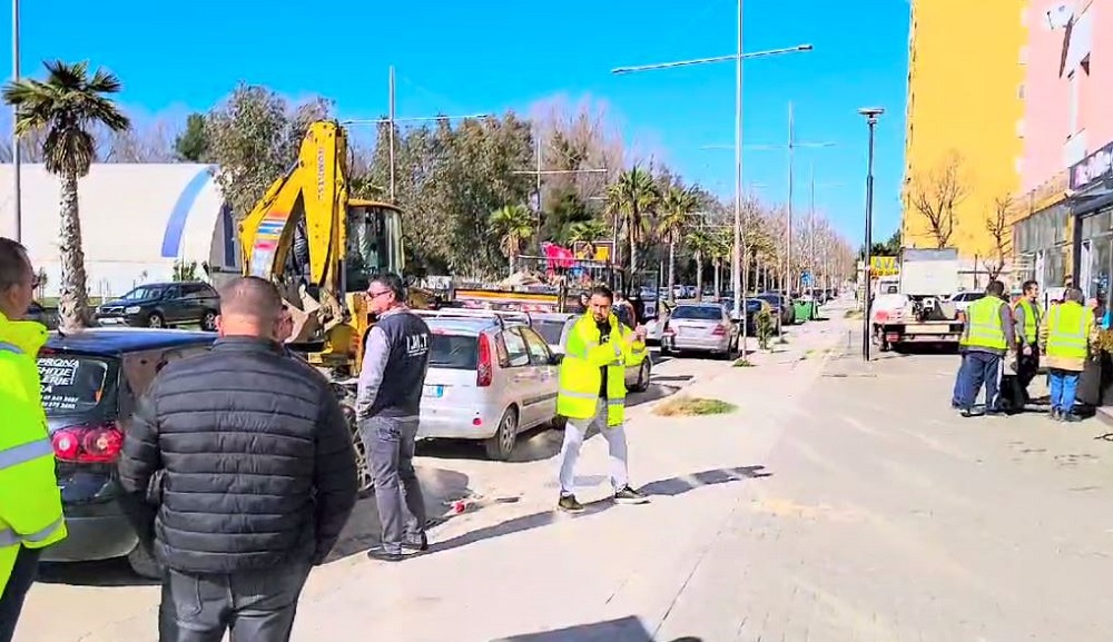IMT nis nga Durresi aksionin per lirimin e hapesirave publike